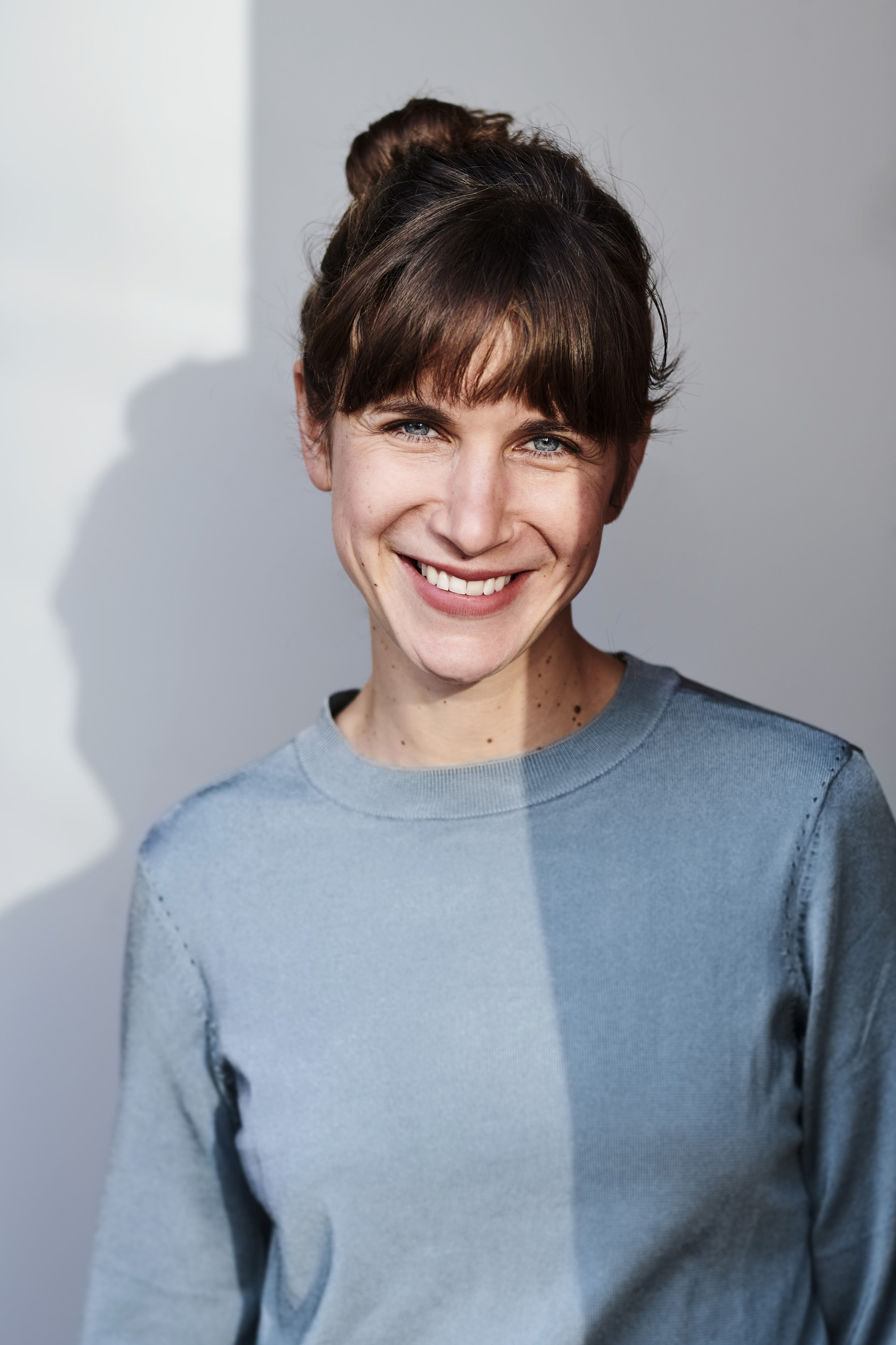 Headshot of Lisa Oertel